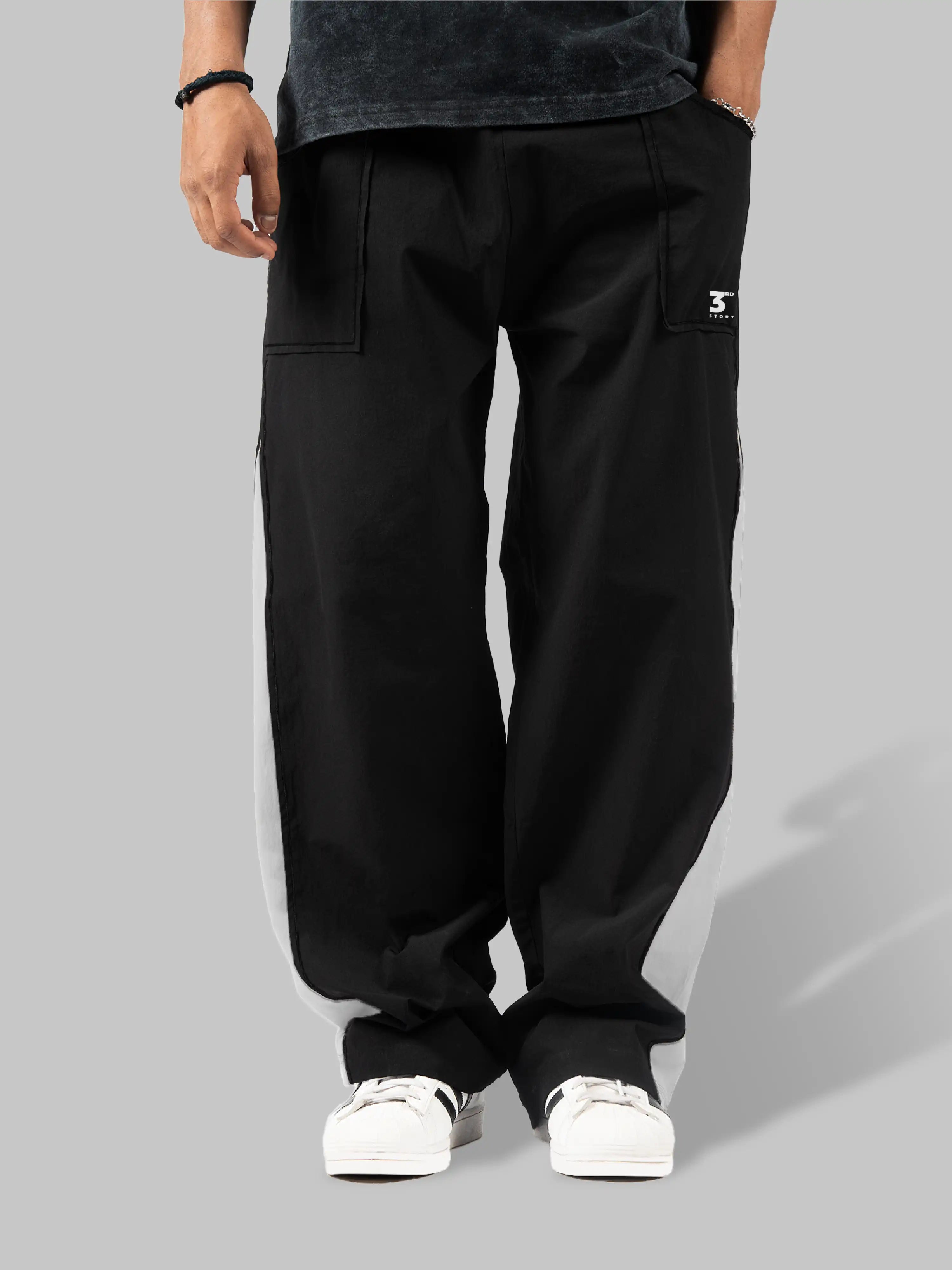 Black parachute pants - Third Story
