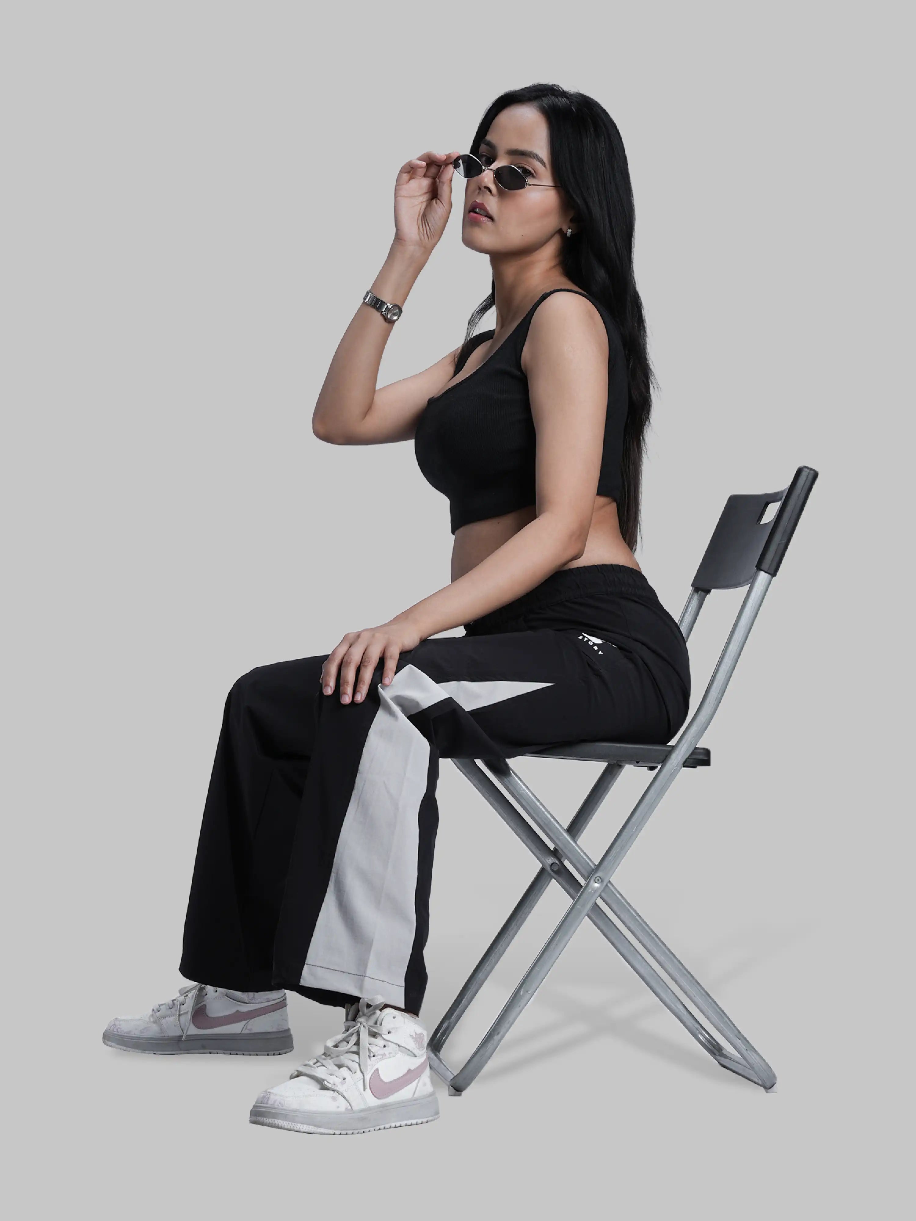 Black parachute pants - Third Story