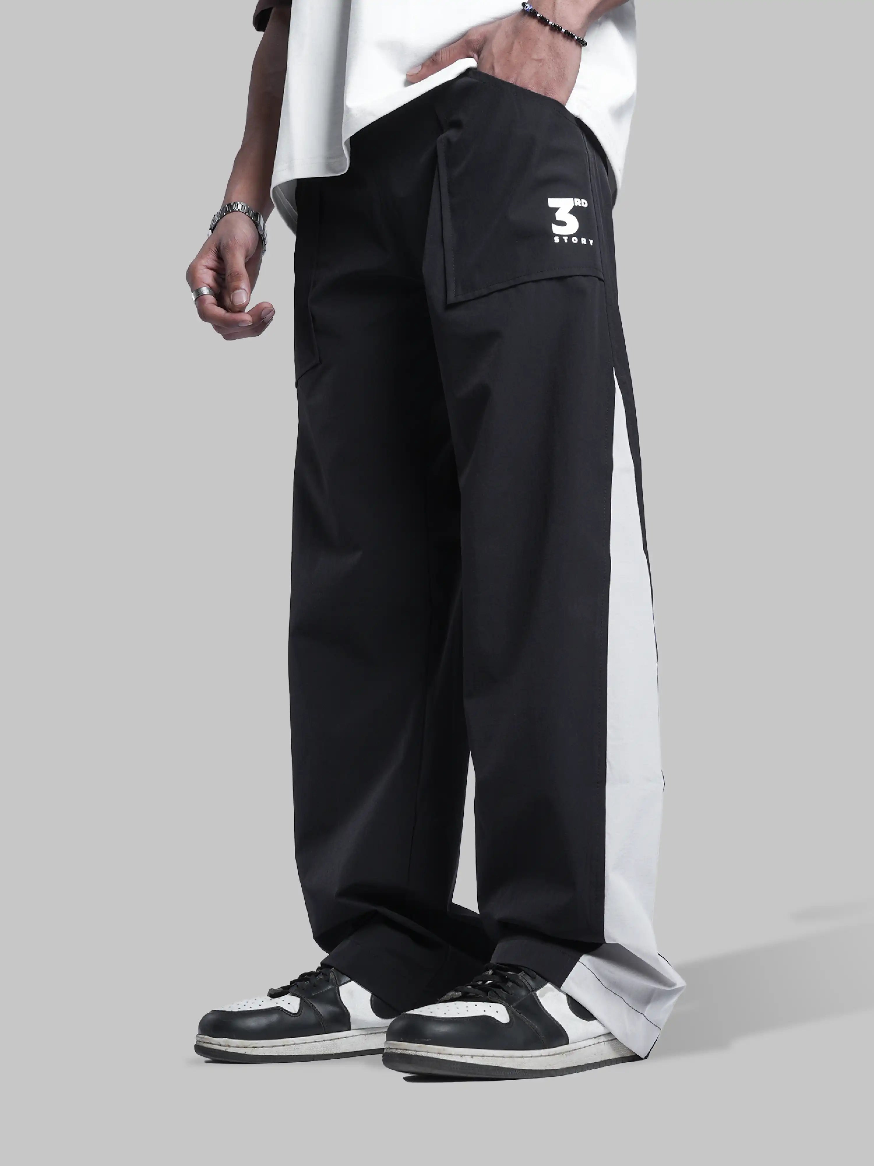 Black parachute pants - Third Story